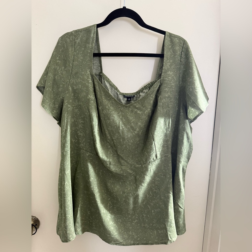 Torrid Challis Peplum Sweetheart Top - Floating on Jacoben Olivine